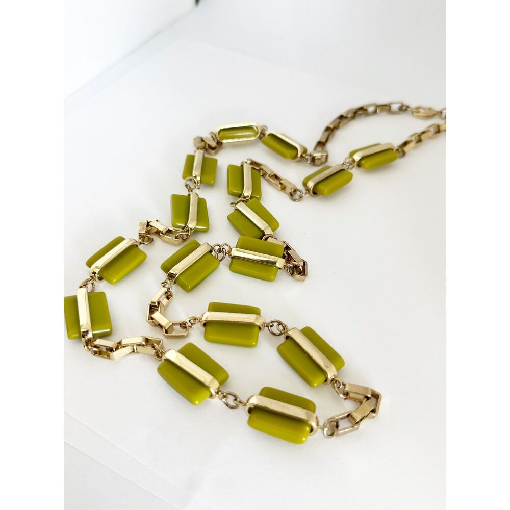 Vintage Chartreuse Green and Gold Tone Necklace Chunky Statement - Picture 3 of 4